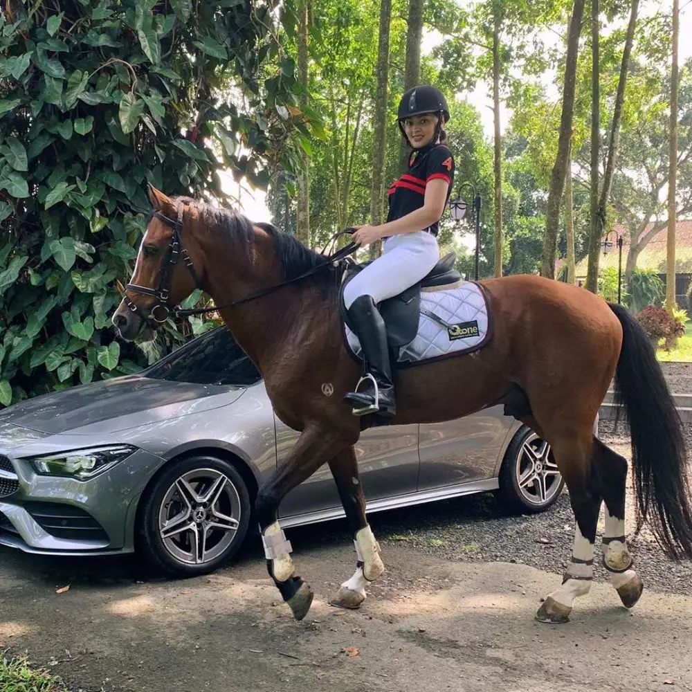 Gaya sporty Jolene Marie Instagram/@joleneemarie Gaya sporty Jolene Marie Instagram/@joleneemarie