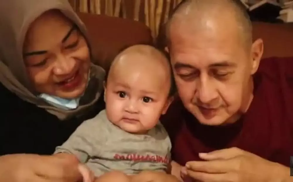 potret ayah Paula nomong Kiano Tiger © 2020 brilio.net Instagram/@linaverhoeven ;Instagram/@kianotigerwong