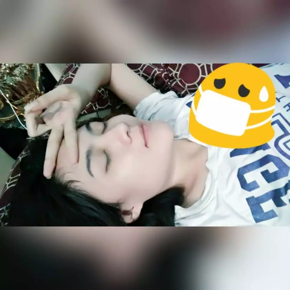 Nella Kharisma muka bantal instagram