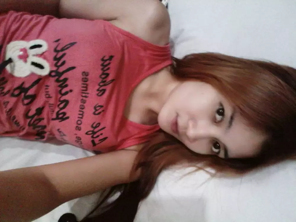 Nella Kharisma muka bantal instagram