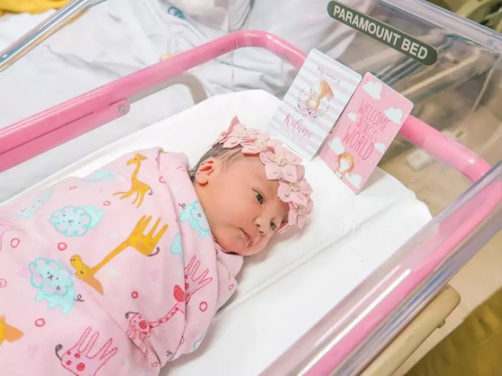 Momen Kinal eks JKT48 melahirkan anak pertama © 2020 brilio.net Momen Kinal eks JKT48 melahirkan anak pertama © 2020 brilio.net