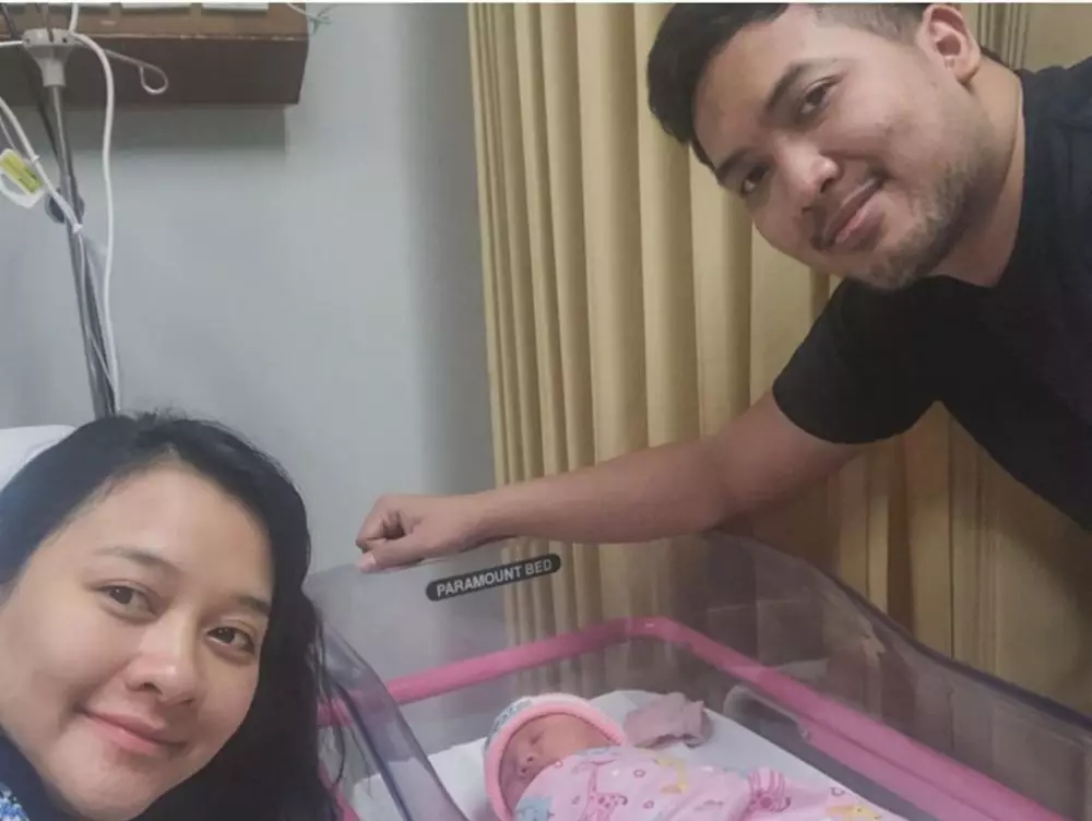 Momen Kinal eks JKT48 melahirkan anak pertama © 2020 brilio.net Momen Kinal eks JKT48 melahirkan anak pertama © 2020 brilio.net