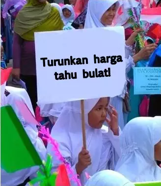 meme demo harga makanan  Berbagai sumber