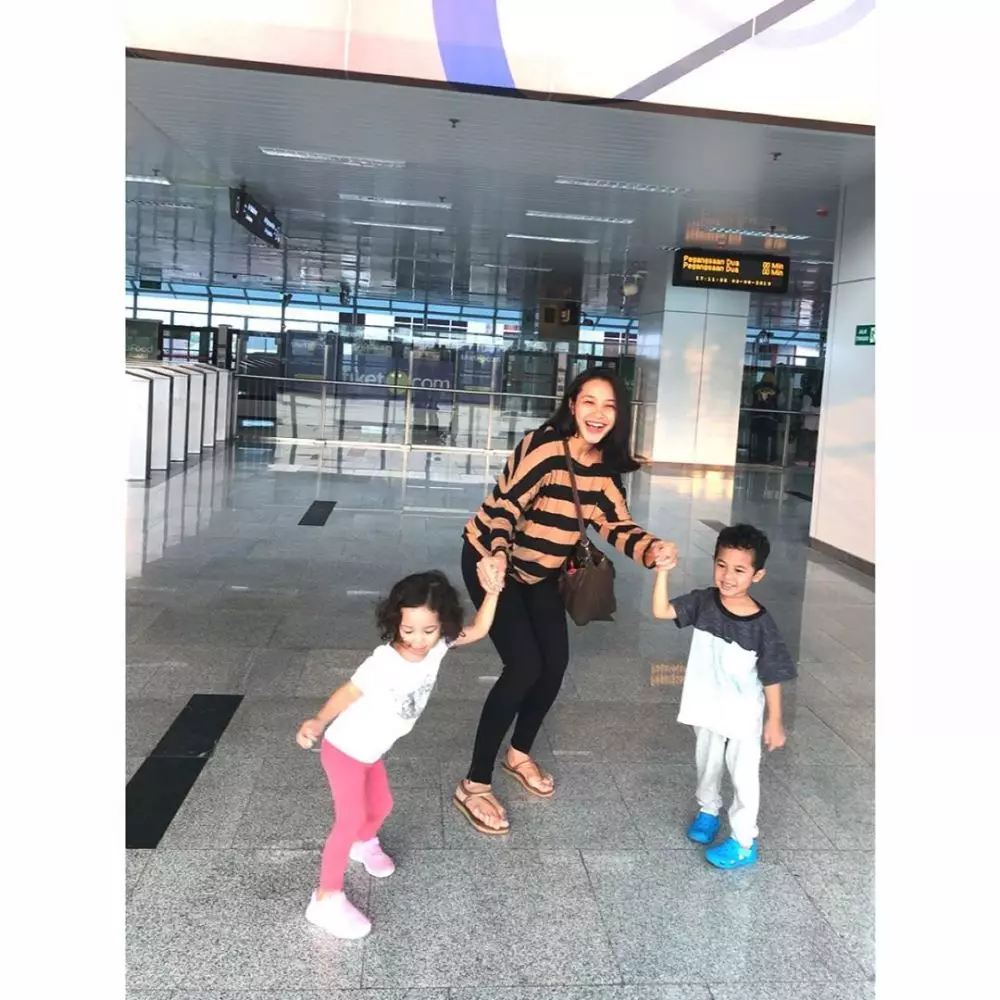 Gaya pemeran FTV Suara Hati Istri Instagram