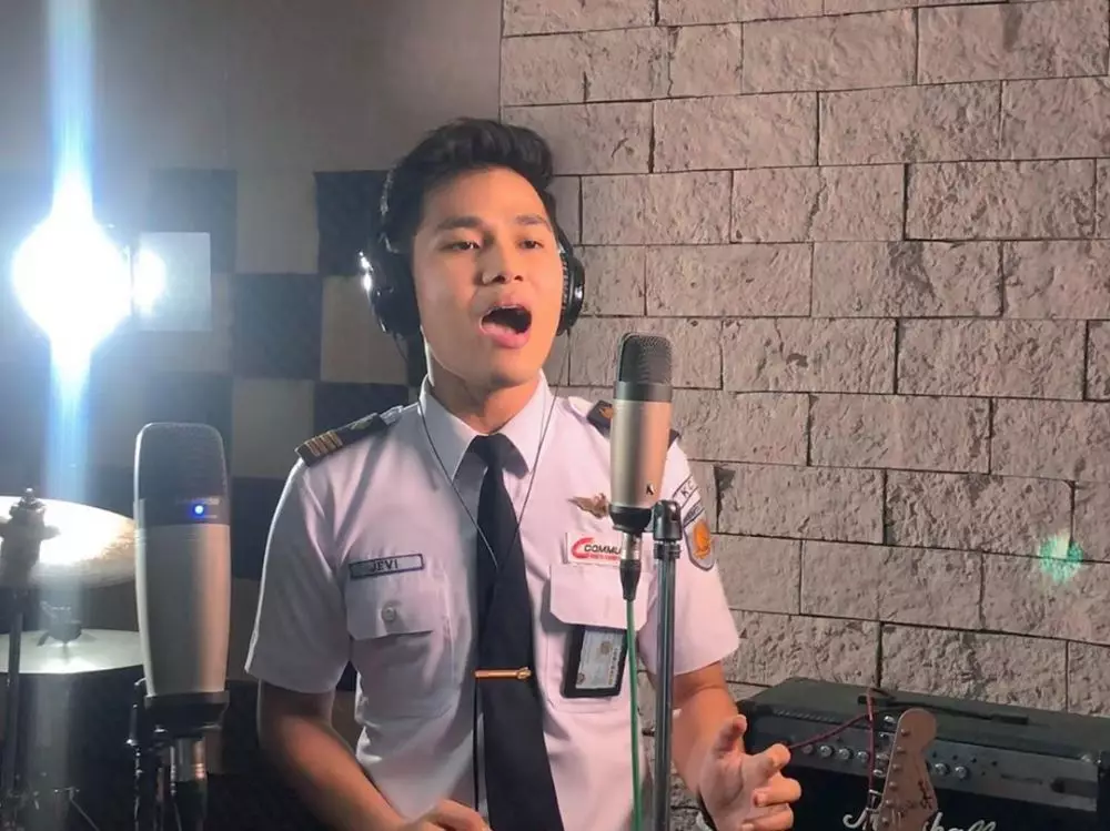 Jevi Santosa pacar Arafah © 2020 brilio.net