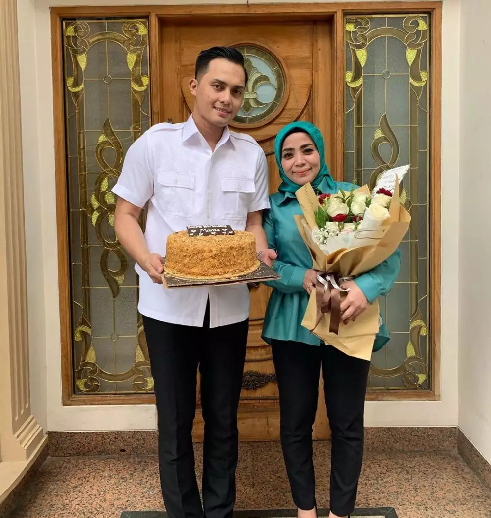 Momen ultah Muzdalifah  Instagram Momen ultah Muzdalifah  Instagram