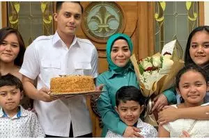 6 Momen ulang tahun Muzdalifah, sederhana bareng keluarga