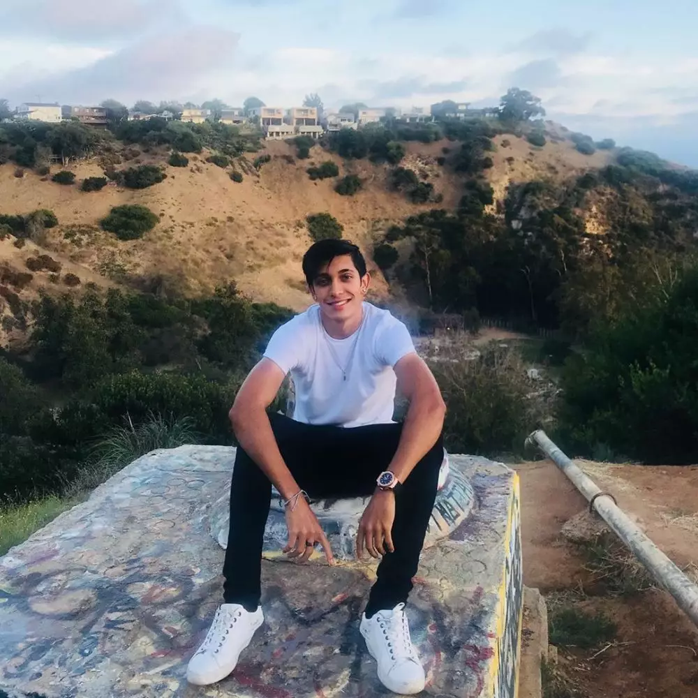 Pesona Albany Ray Instagram