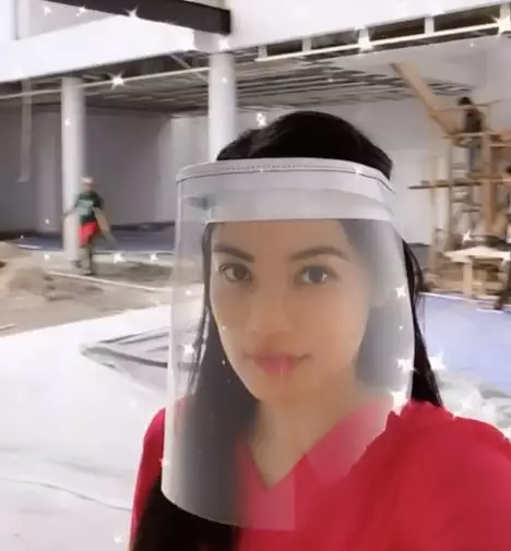 Gaya masker seleb Berbagai sumber 