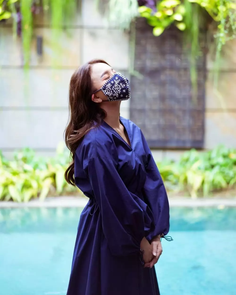 Gaya masker seleb Berbagai sumber 