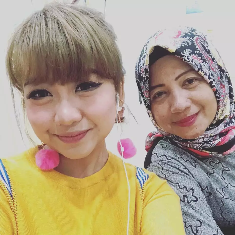Ghea Indrawari dan sang mama Instagram