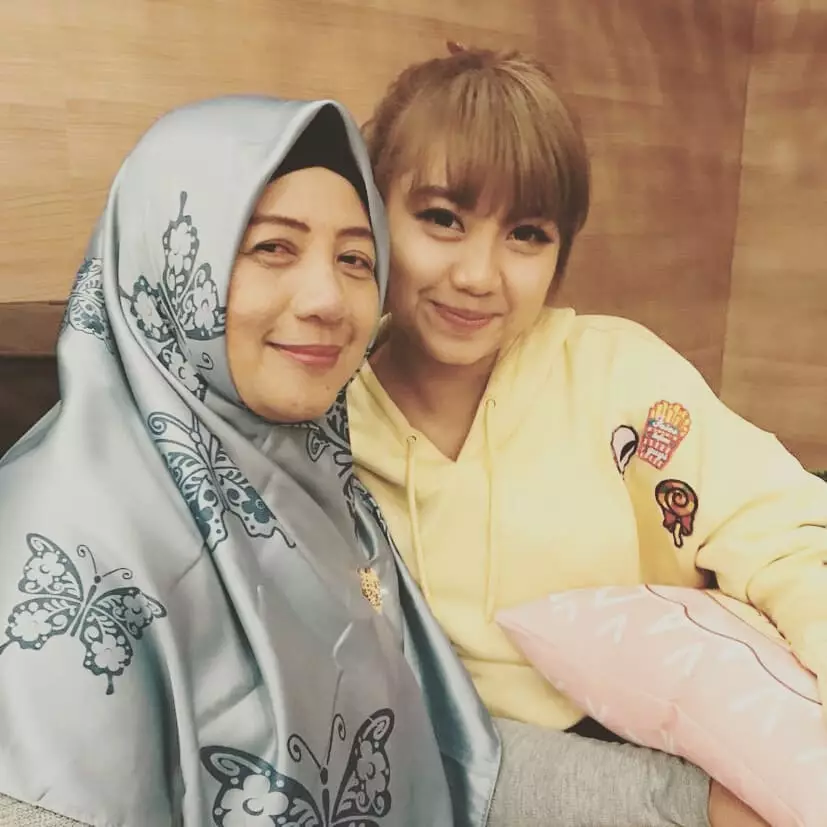 Ghea Indrawari dan sang mama Instagram