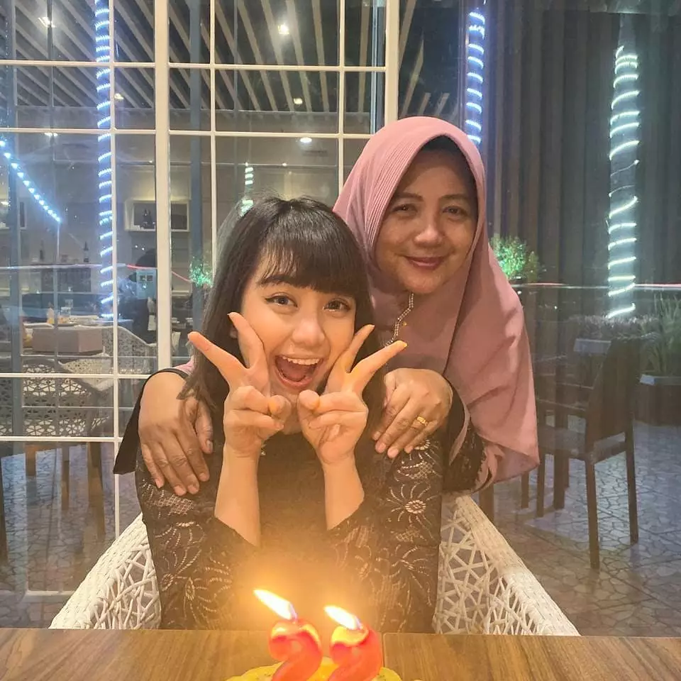 Ghea Indrawari dan sang mama Instagram