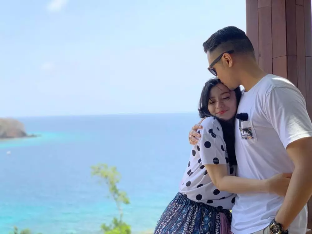 Momen mesra Asmirandah menanti hamil Instagram Momen mesra Asmirandah menanti hamil Instagram