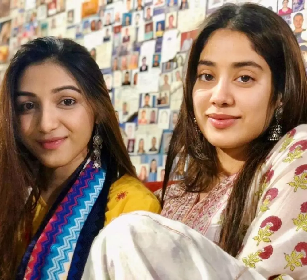 Potret menawan Janhvi Kapoor © 2020 brilio.net Instagram/@janhvikapoor Potret menawan Janhvi Kapoor © 2020 brilio.net Instagram/@janhvikapoor