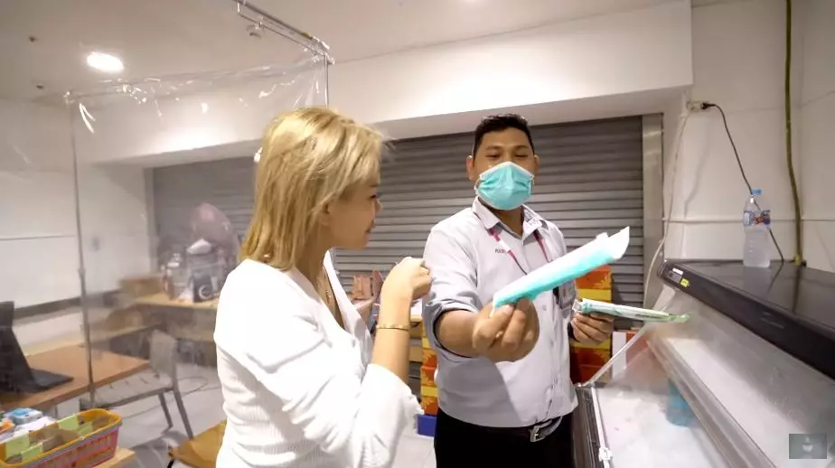 nikita mirzani belanja bulanan © 2020 brilio.net nikita mirzani belanja bulanan © 2020 brilio.net