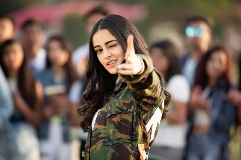 pesona ananya panday instagram