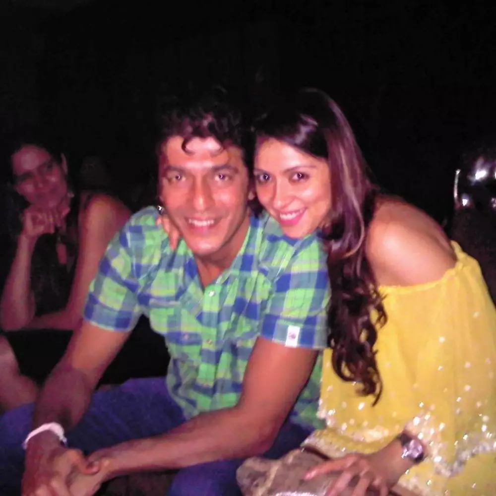 potret lawas kemesraan chunky panday dan istri instagram potret lawas kemesraan chunky panday dan istri instagram