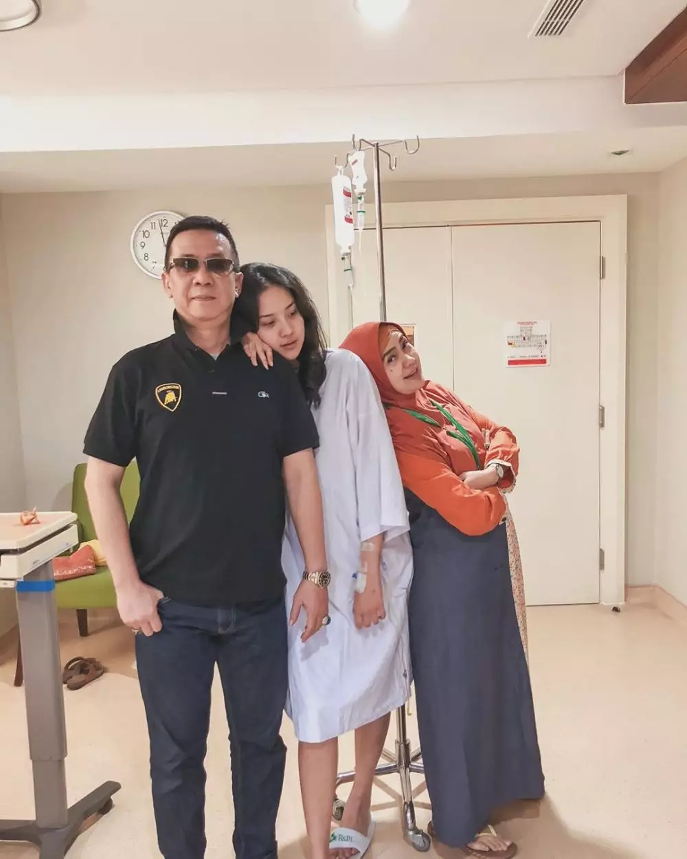 Potret hangat Anya Geraldine dan keluarga Instagram