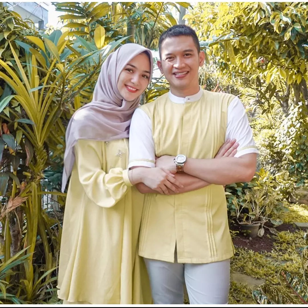 8 Potret Citra Kirana ngidam makan gorengan, belinya di Puncak