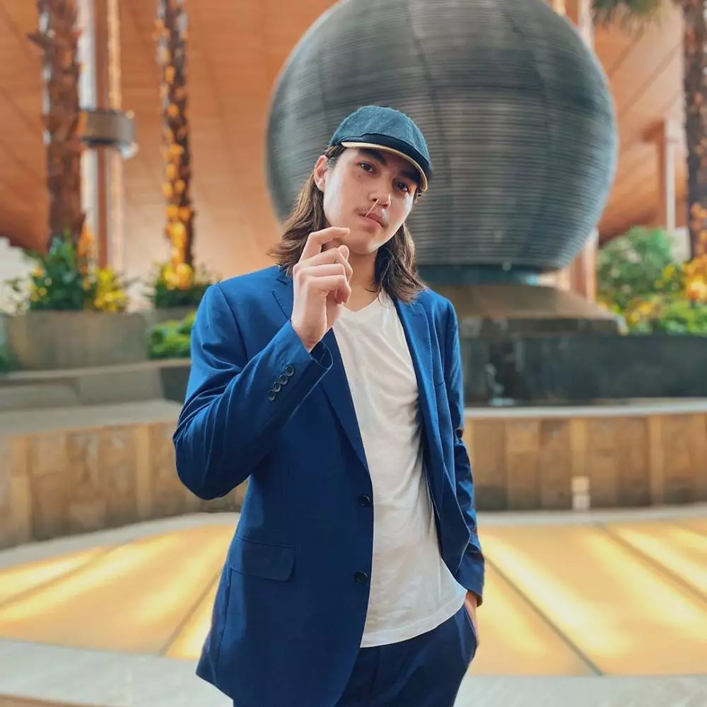 seleb dekat Amanda Manopo berbagai sumber