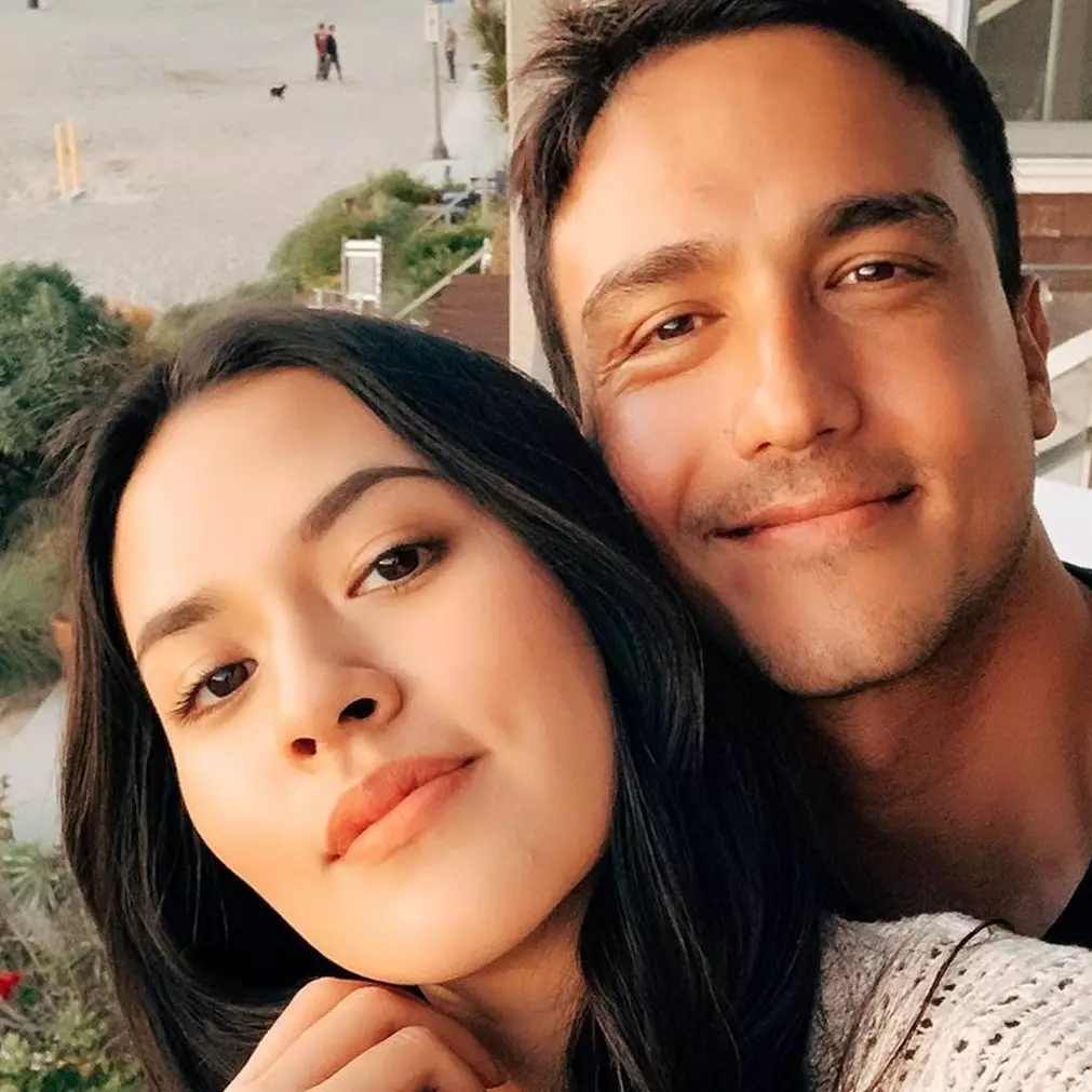 Potret 5 seleb ganteng masak makanan untuk istri, so sweet abis