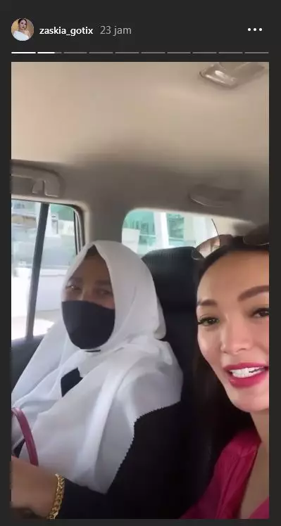 Momen Zaskia Gotik ketemu mertua  Instagram