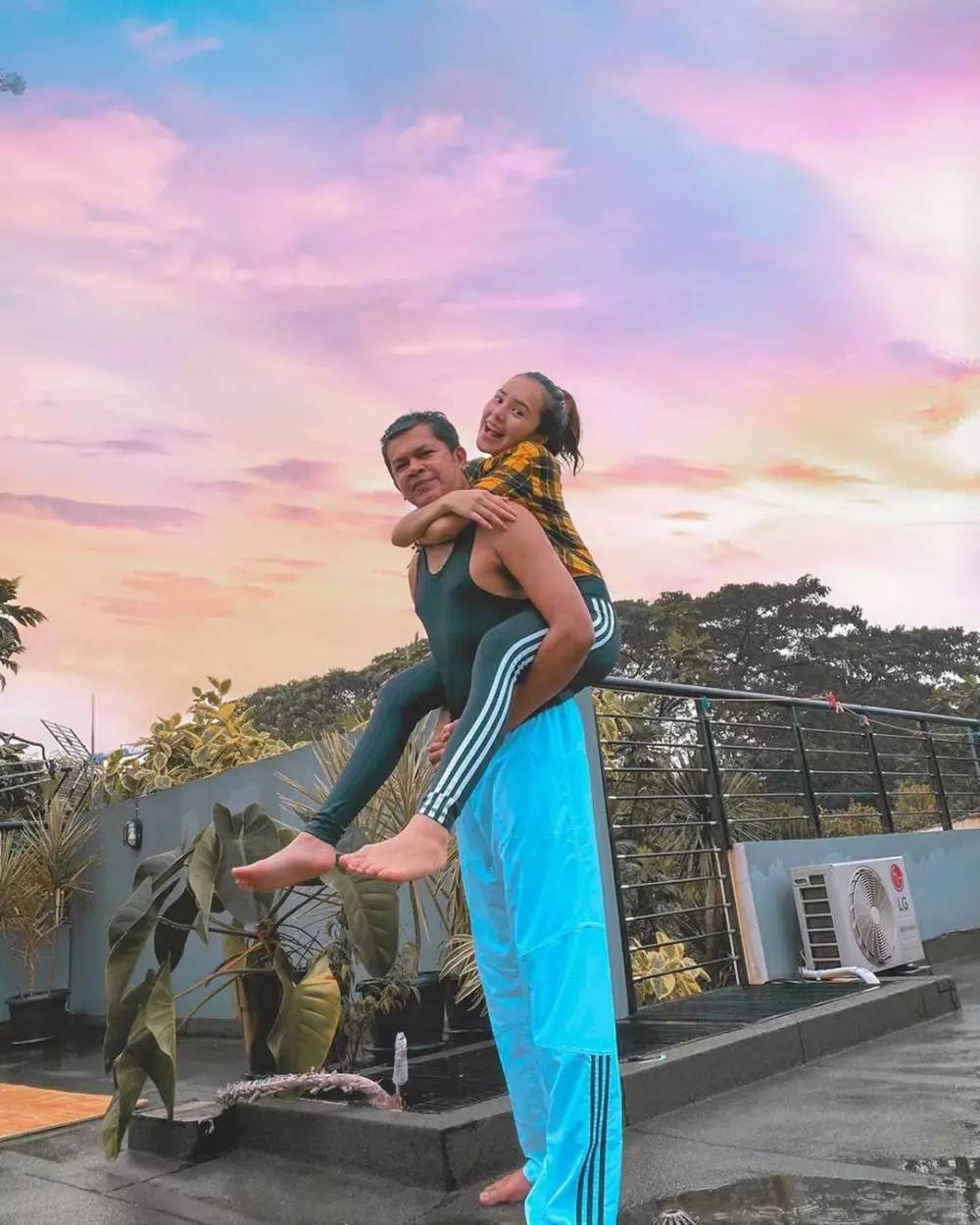 potret Beby Tsabina dan keluarga Instagram