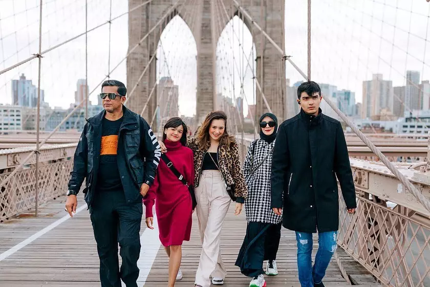 potret Beby Tsabina dan keluarga Instagram