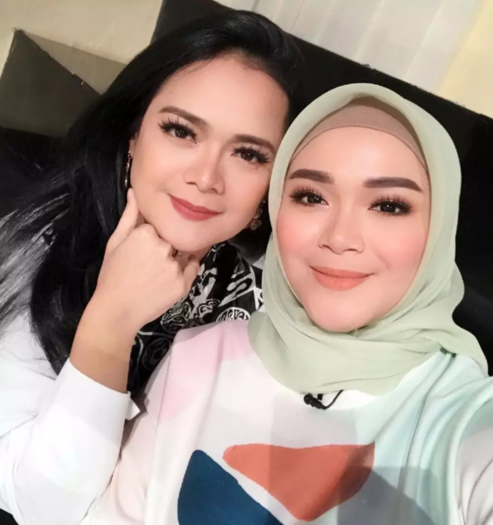 Potret manis Shezy dan Sheza Idris Instagram