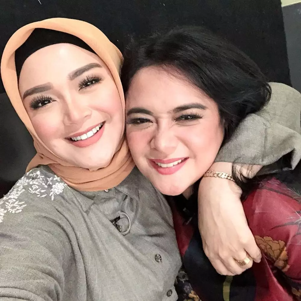 Potret manis Shezy dan Sheza Idris Instagram
