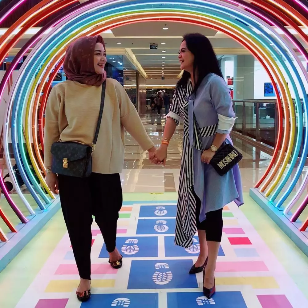 Potret manis Shezy dan Sheza Idris Instagram