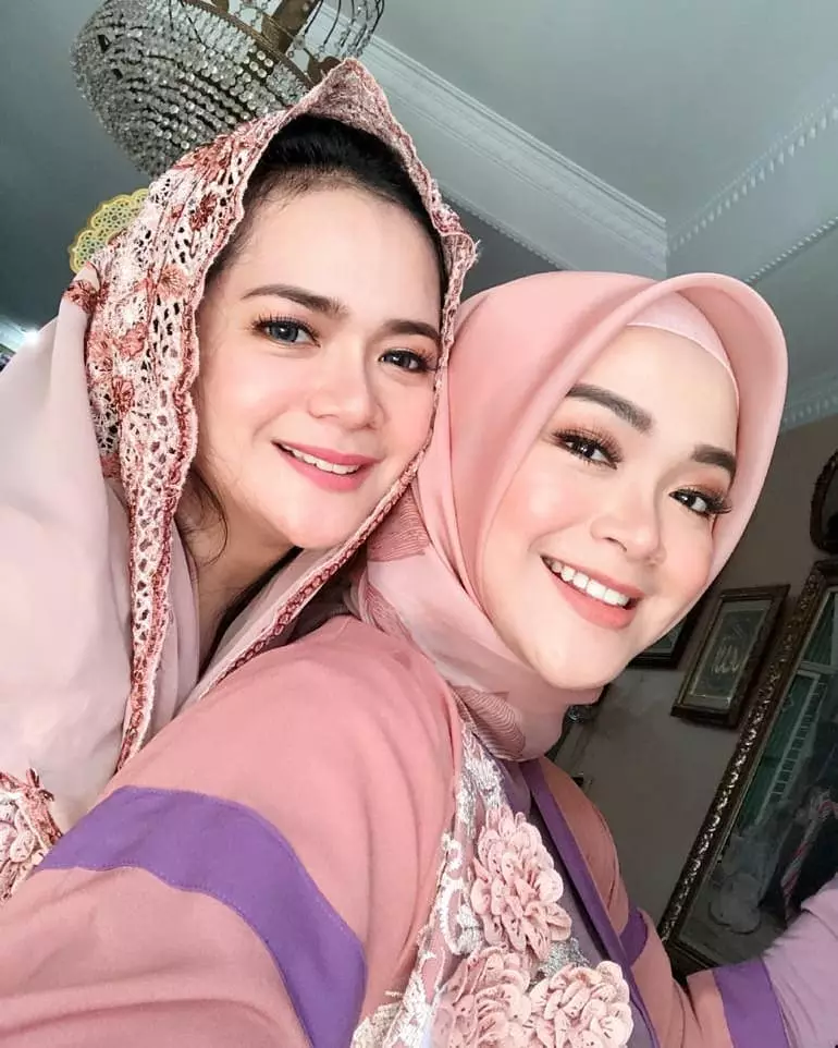 Potret manis Shezy dan Sheza Idris Instagram