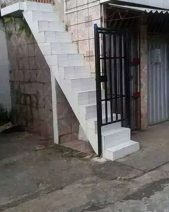 potret absurd bangunan nggak guna © 2020 instagram.com