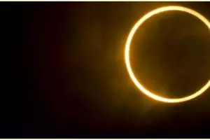 Ini jadwal & wilayah yang bisa saksikan gerhana matahari cincin 2020