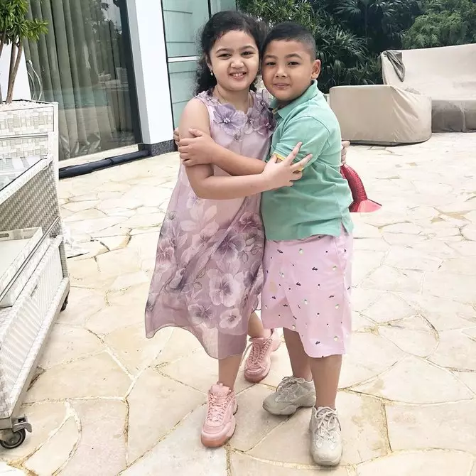 Amora dan Kellen berbagai sumber