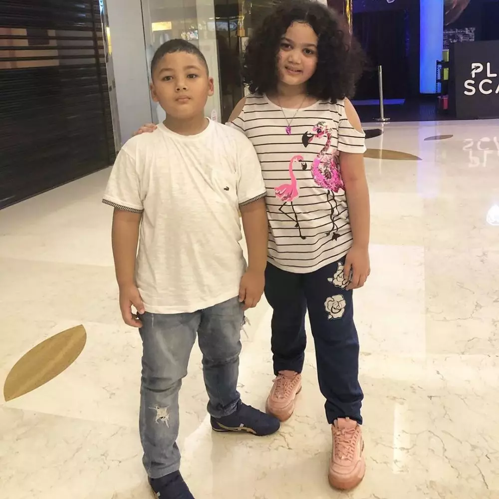 Amora dan Kellen berbagai sumber