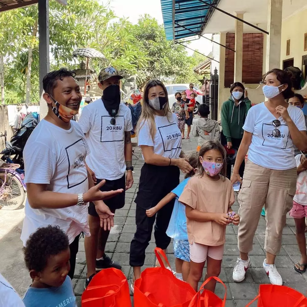 Aksi keluarga Bachdim © 2020 brilio.net