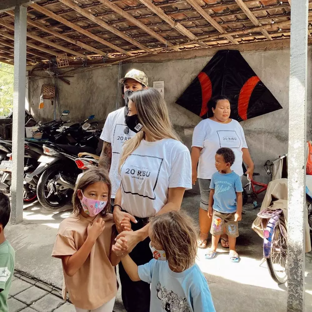 Aksi keluarga Bachdim © 2020 brilio.net