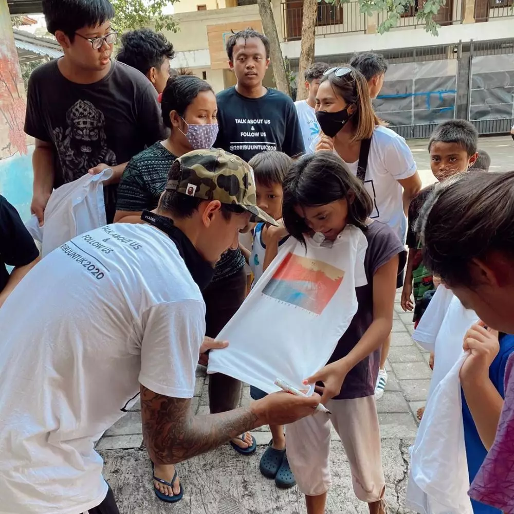 Aksi keluarga Bachdim © 2020 brilio.net