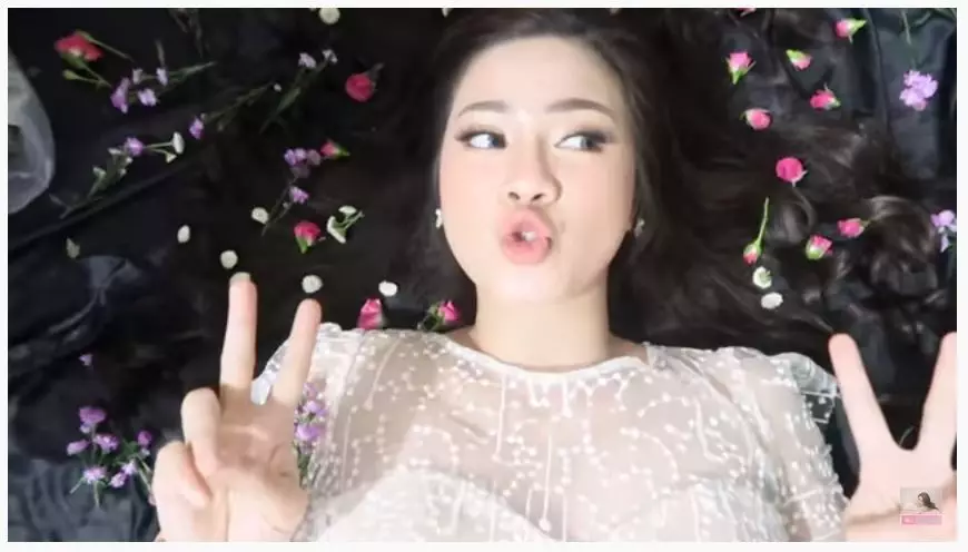 Felicya Angelista bak Han So-hee berbagai sumber