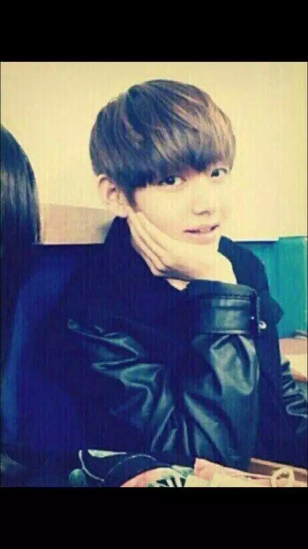 V BTS saat sekolah berbagai sumber V BTS saat sekolah berbagai sumber
