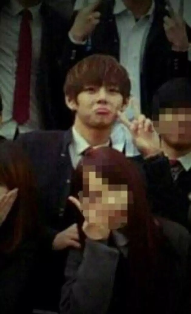 V BTS saat sekolah berbagai sumber V BTS saat sekolah berbagai sumber