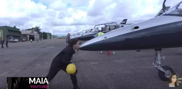 Potret Maia naik jet YouTube/Maia Estianty Potret Maia naik jet YouTube/Maia Estianty