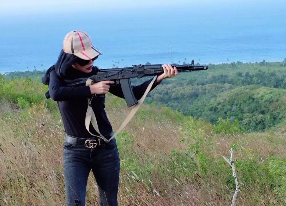 momen bella shofie latihan menembak i momen bella shofie latihan menembak i