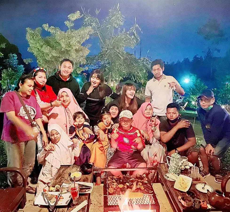 Via Vallen gelar syukuran Instagram Via Vallen gelar syukuran Instagram