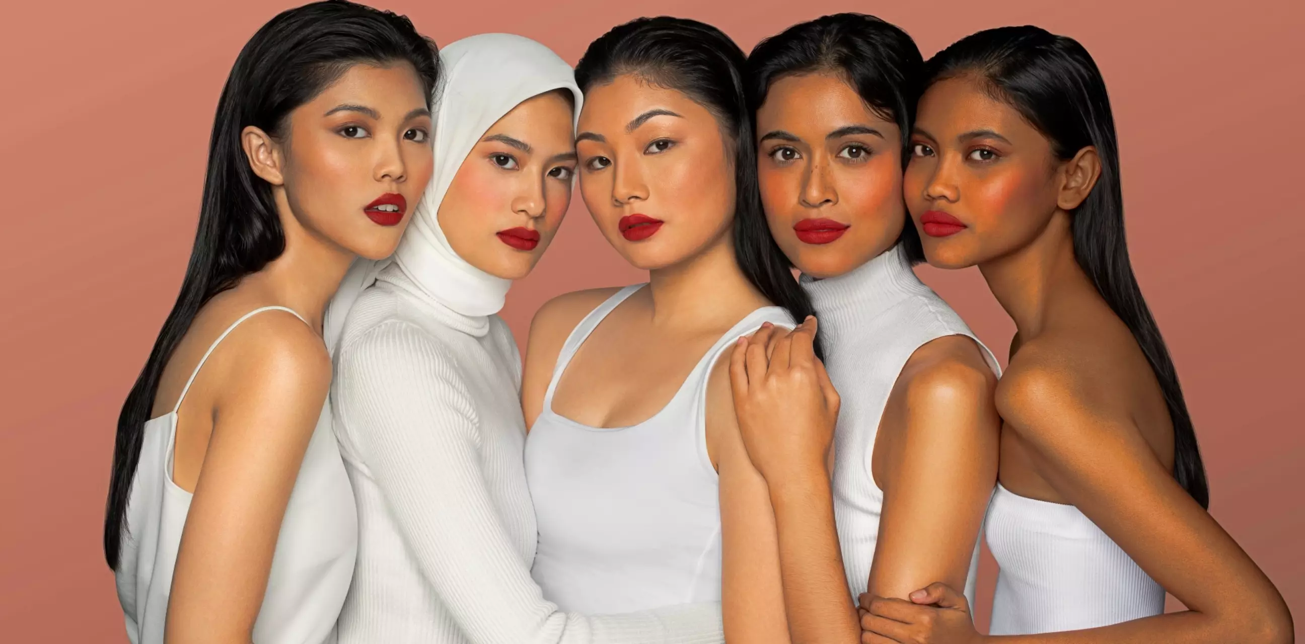 4 Kosmetik brand lokal ini bikin wanita nggak repot lagi merias wajah