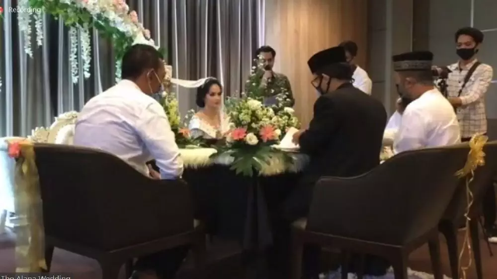 potret pernikahan Angelica dan Rico berbagai sumber