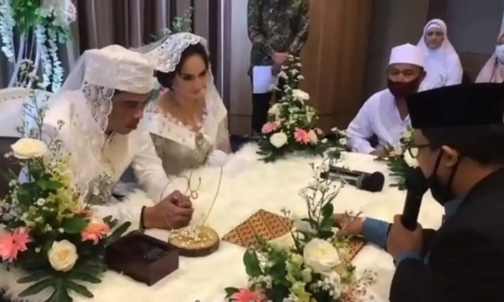 potret pernikahan Angelica dan Rico berbagai sumber