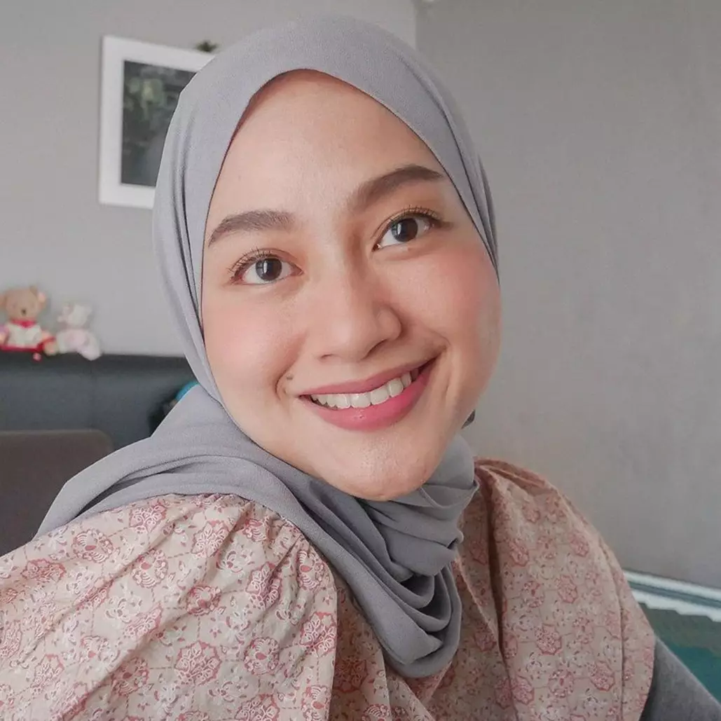 8 Pesona Lulu Faza, dokter cantik adik Adly Fairuz